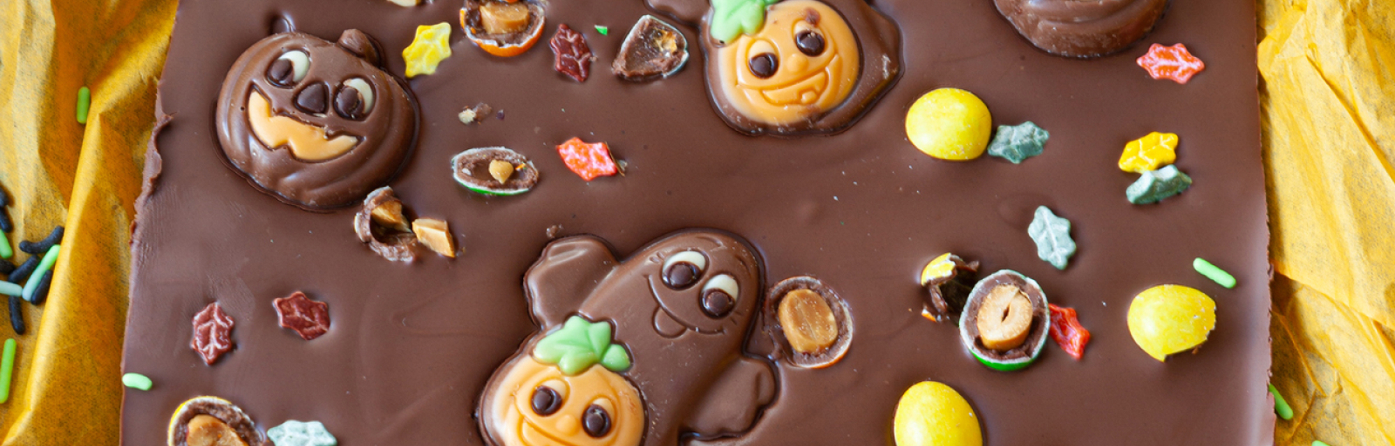 Halloween chocolate bark