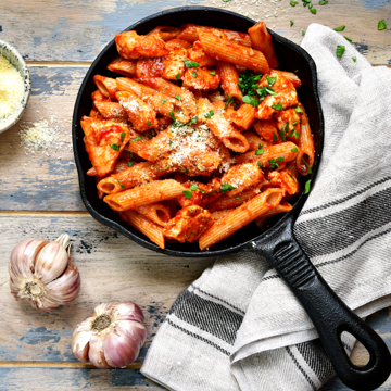 Chicken, tomato and mozzarella pasta